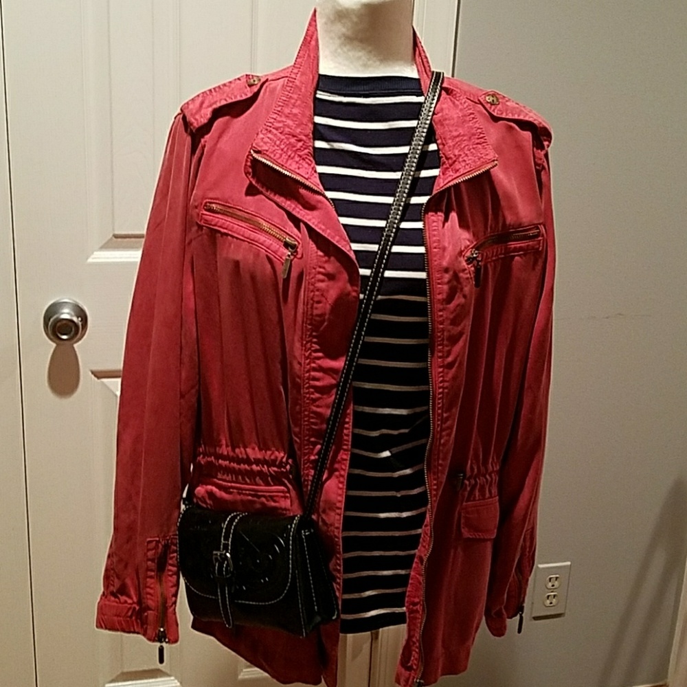 Pretty Max Jean Jacket 💚 Large to Medium